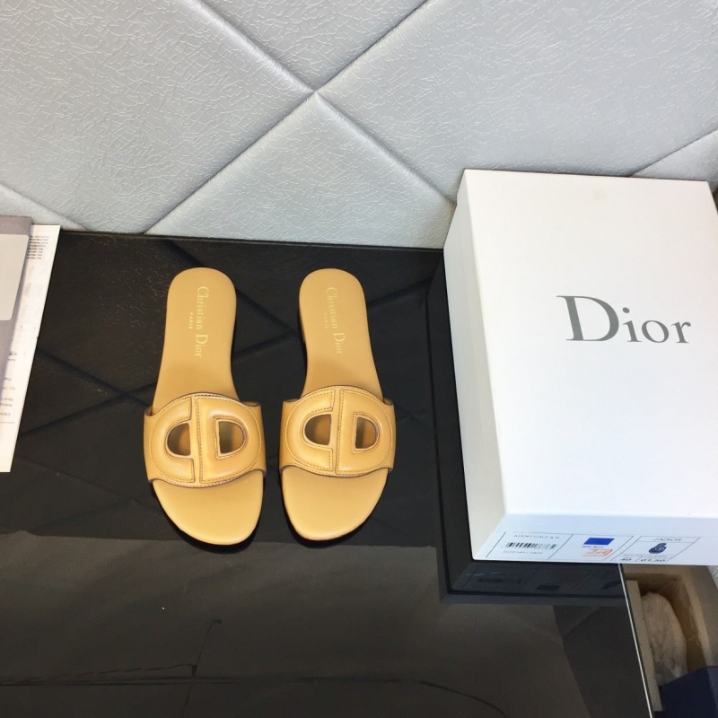 ch**an D*or slippers